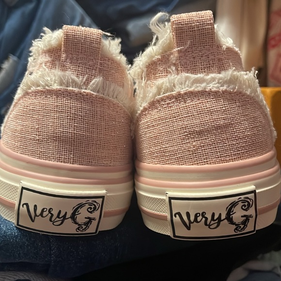 New size 9 pink sneakers tennis shoes - Picture 4 of 5